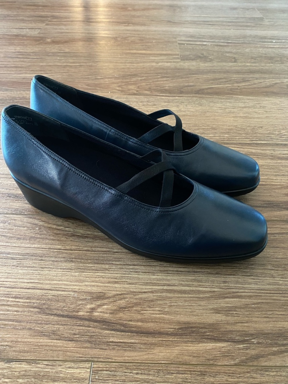 Munro American Women's Walking Wedge Black Size 11 Mary Jane ballet